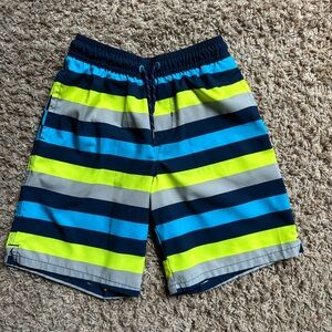 Boys Wonder Nation Swim Trunks; Size M (8)